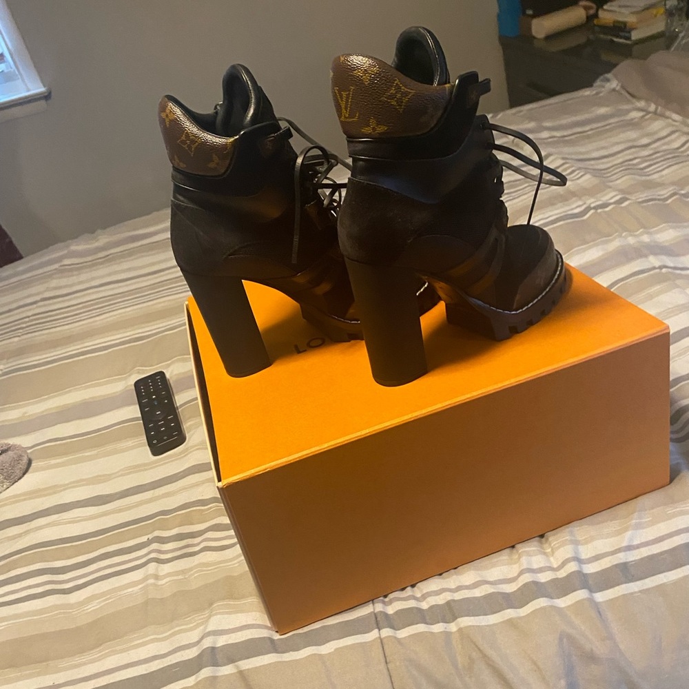 Brand New Designer Boots! - Picture 2 of 5